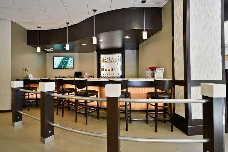 מלון פליינפילד Sonesta Essential Indianapolis Airport מסעדה תמונה